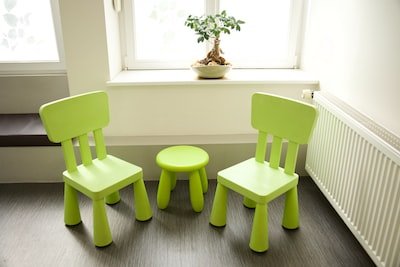 Meubles en bois à la peinture acrylique : comment réussir votre activité de bricolage ?