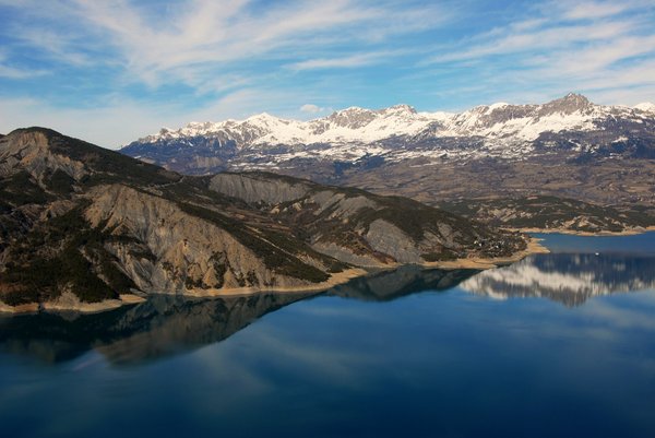 Quels sont les avantages d'une mini-serre pour cultiver des légumes en intérieur?